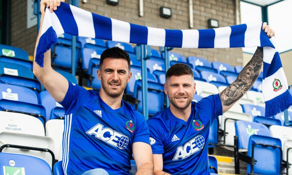 Ross Draper (left) and Iain Vigurs, who joined Cove Rangers last week.