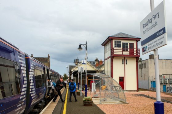 Rail disruption at Broughty Ferry