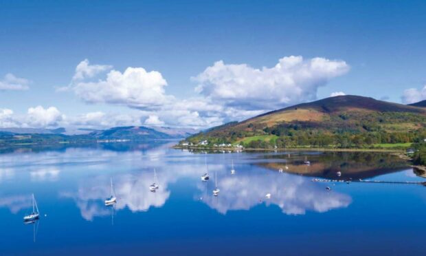 Birlinn Brae sit on the shores of Loch Fyne and offers the best of country living with the conveniences of modern life.