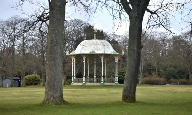 The crowds gathered at Duthie Park