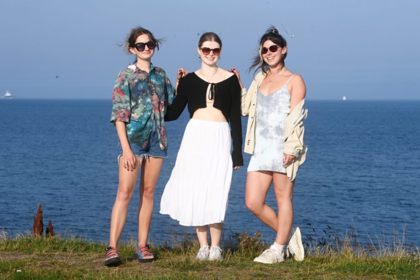 It was hottest day in September in 100 years.
Pictured at Aberdeen beach are from left, Maya Wilson, Isla Smith, Megan Naysmith.
Picture. by Chris Sumner.