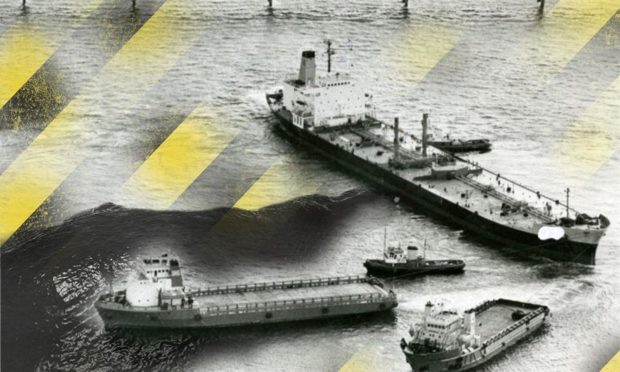 To go with story by Graeme Strachan. Oil spill Picture shows; Oil spill. Dundee. Supplied by DCT Media Date; Unknown
