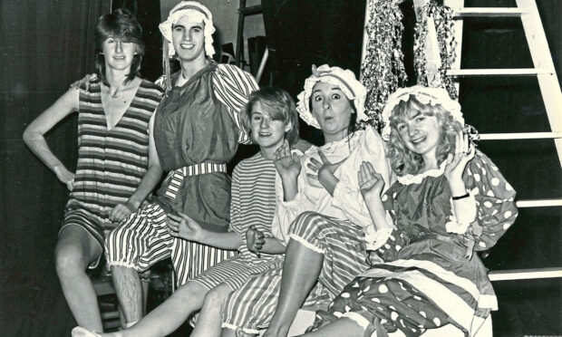 1984 - Students Ann Munro, Bruce Fraser, Janice Stott, Sarah Stankler and Gina Hanlon rehearse their pantomime