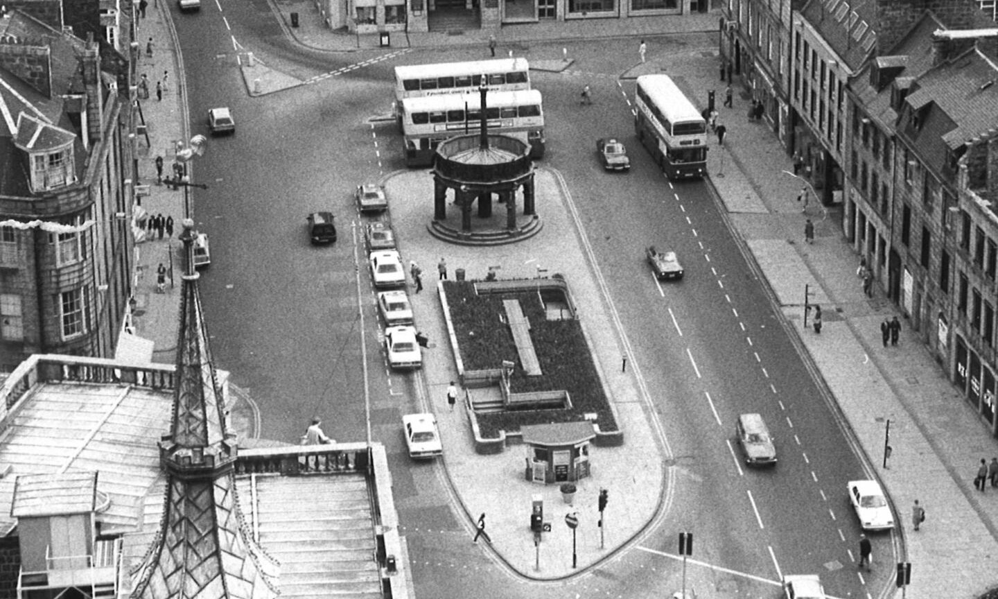 Buses on Aberdeen's Castlegate in 1982