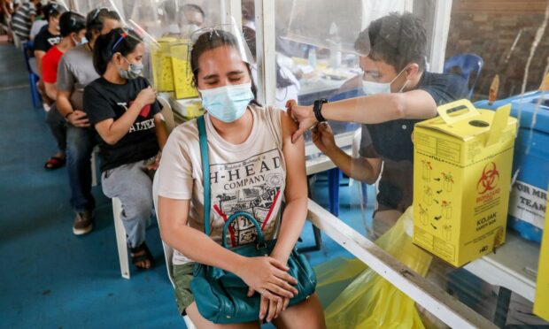 Patients receive AstraZeneca Covid-19 vaccine jabs in the Philippines (Photo: Basilio Sepe/ZUMA Press Wire/Shutterstock)