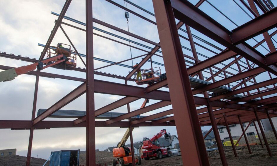 Constructions workers building the steel frame of the new Countesswells School in Aberdeen. Picture by Kath Flannery/DCT Media.