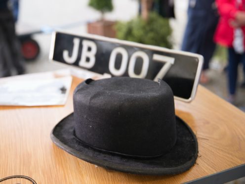 The Bond hat on Antiques Roadshow (BBC)