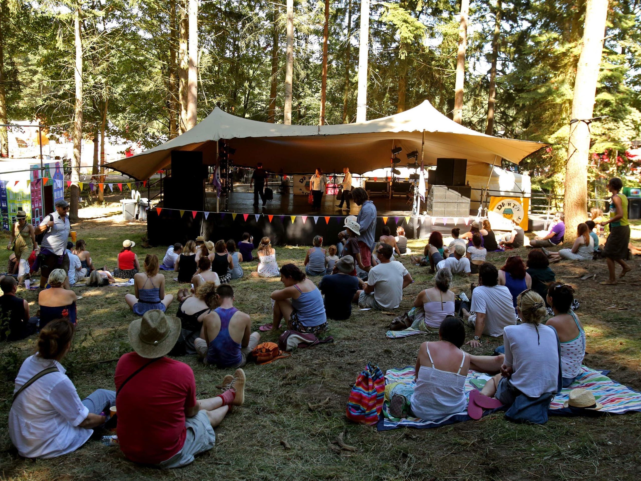 Live music industry 'at the back of the queue to reopen', says trade body - Vimarsana News