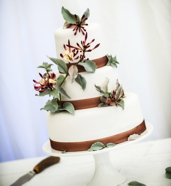One of Sonna's stunning wedding cakes. Photography by ImacImages Photography