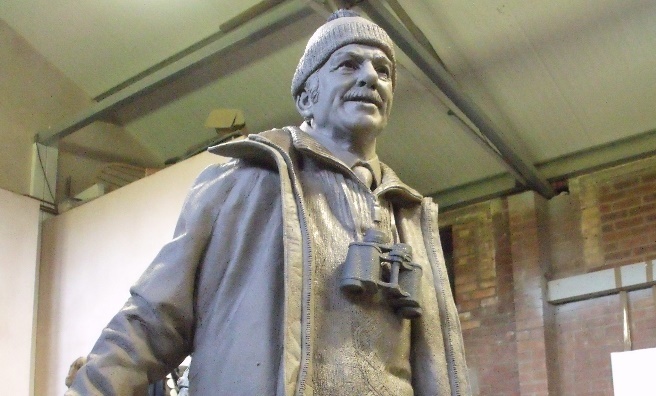 The full-size Tom Weir statue approaches the final stages of sculpting