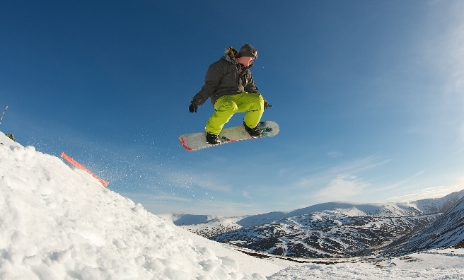 Snowboarding at Glenshee. Image copyright Ski-Scotland and Steven McKenna Photography