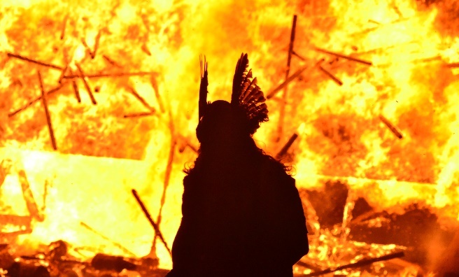 Guizer Jarl silhoutted against his burning galley