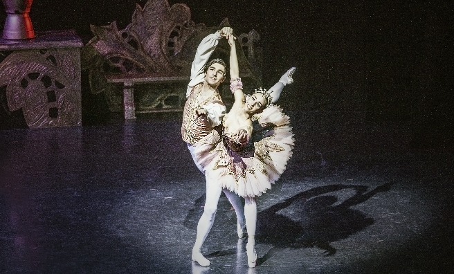 Ballet West's principal dancers, brother and sister and Jonathan Barton and Sara-Maria Barton. Photo by Ryan Davies