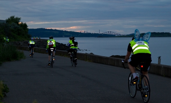 Cycling along the edge of the Forth in darkness