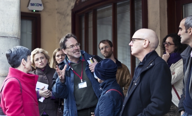 Stories being told in the Canongate. Photo by Solen Collet