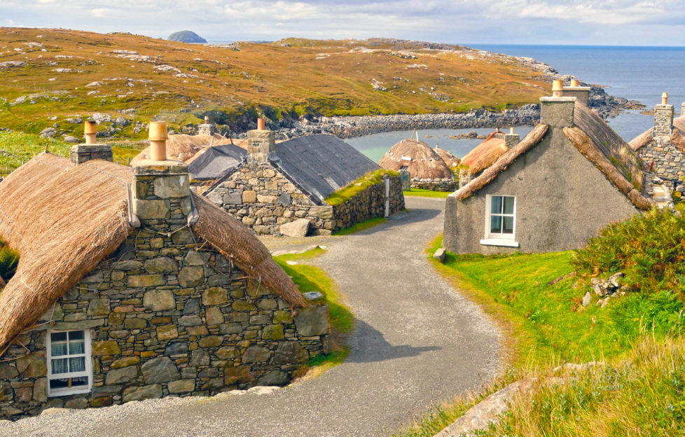 gearrannan blackhouse village