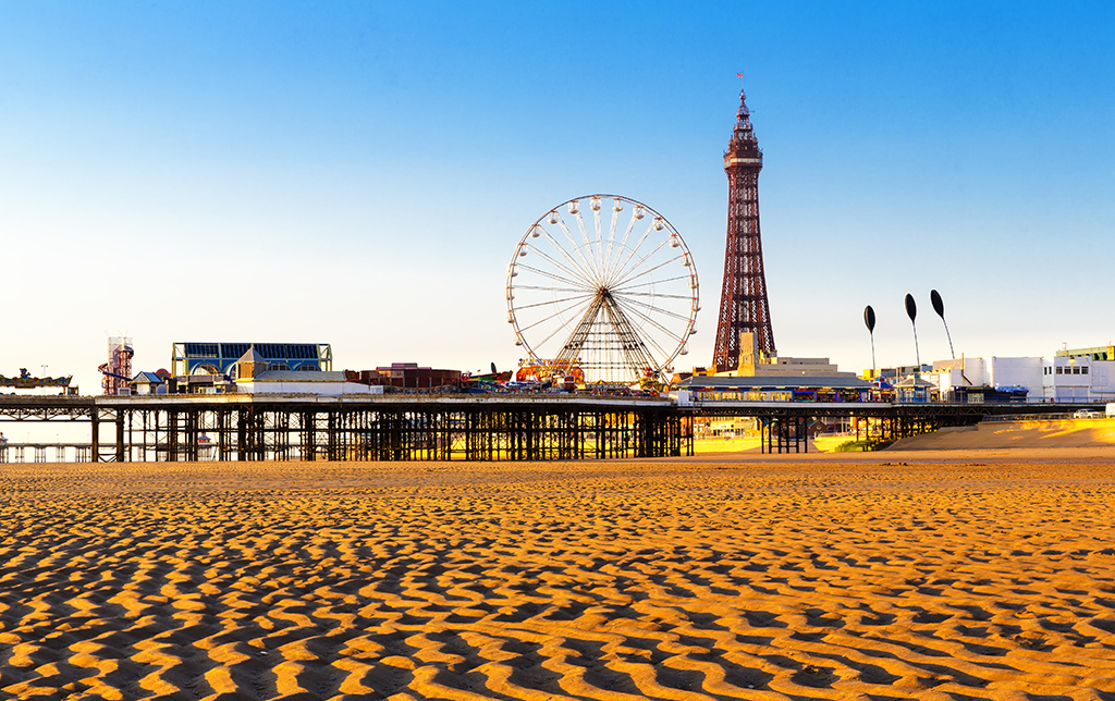 travel to blackpool from london