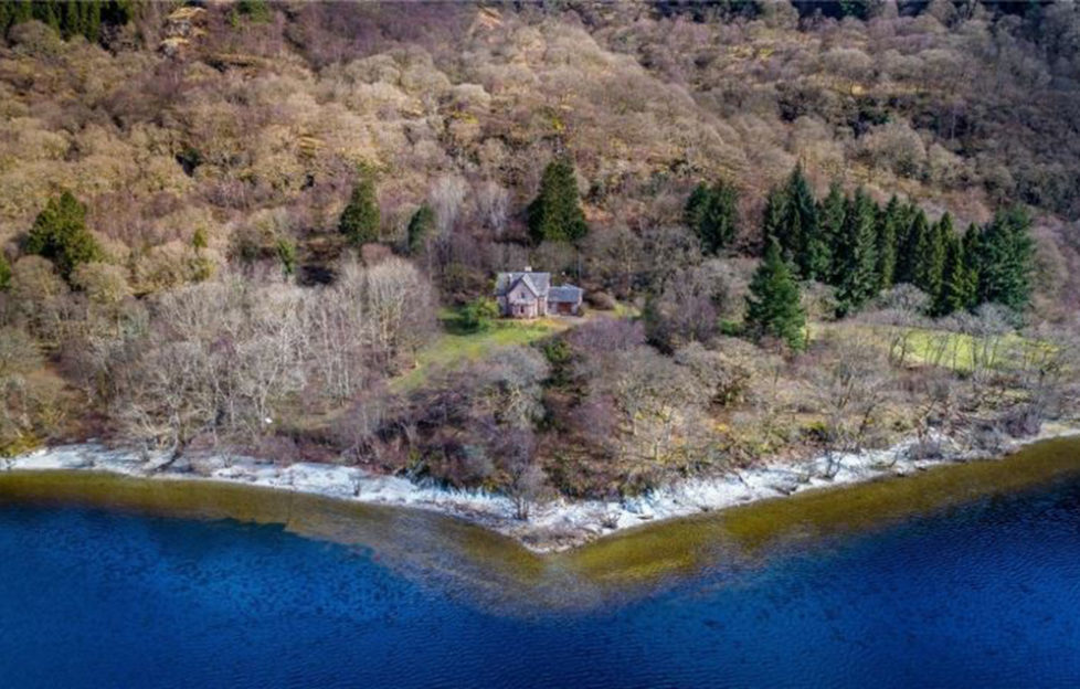 Lodge on Loch Lomond offers a private shore Scottish Field