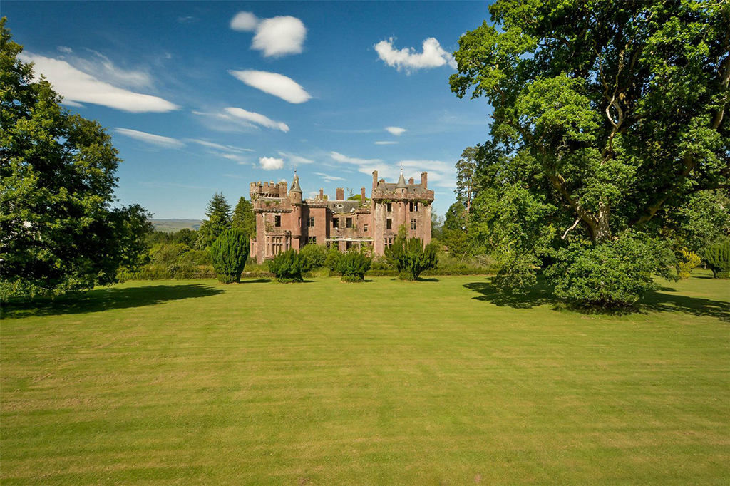 Ruined listed castle offers restoration opportunity - Scottish Field