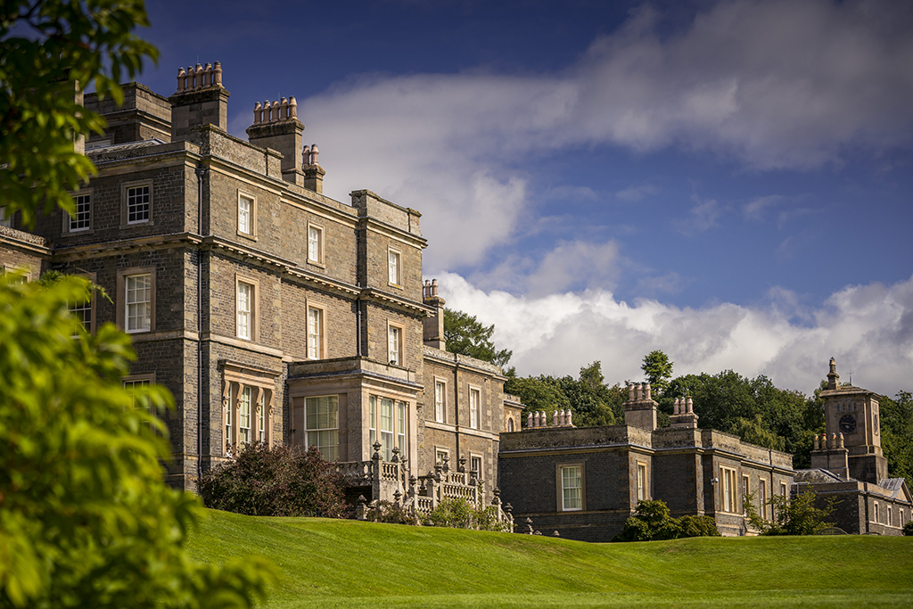 Bowhill House hosts harpist for Christmas concert - Scottish Field