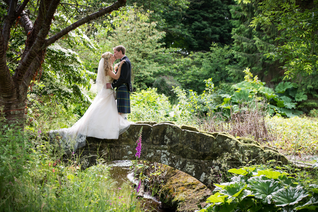 2016_SWD-Claire-Tennant-Photography-Couple-Bridge-Woods Featured Image for Claire Tennant Photography