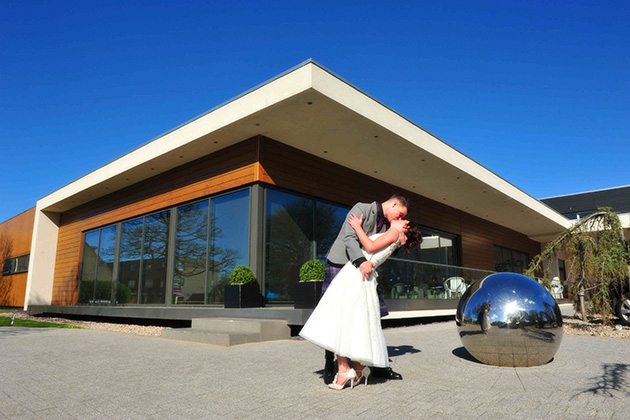 2016-SWD-Carlton-kiss Featured Image for Carlton Hotel (The)