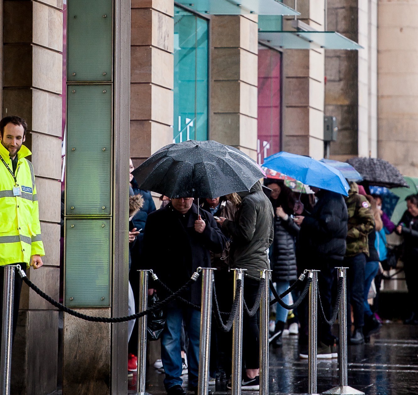 Shoppers hit the traditional Boxing Day sales in Edinburgh ((c) Wullie Marr Photography)