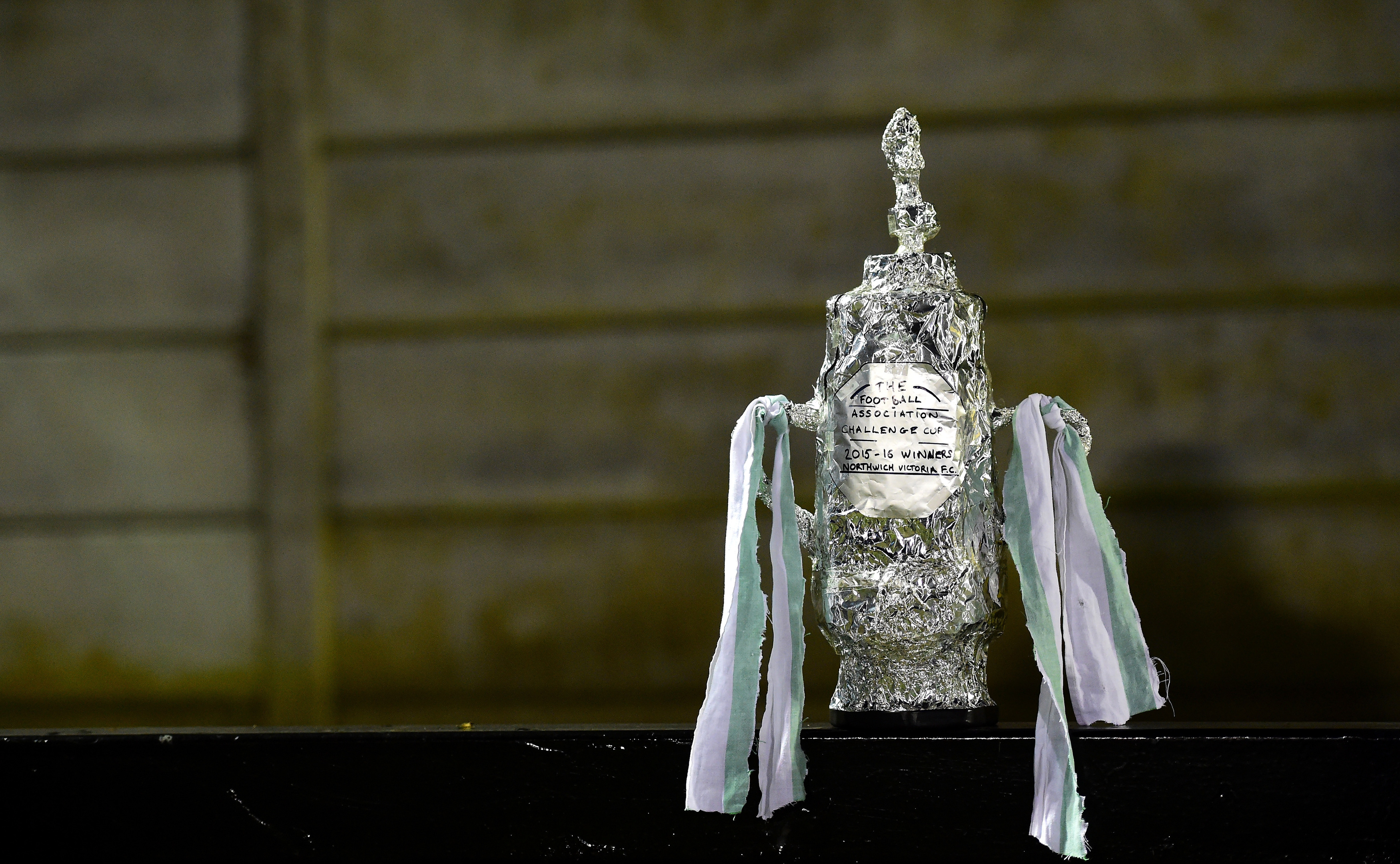 A fan-made tinfoil replica of the famous trophy (Dan Mullan/Getty Images)