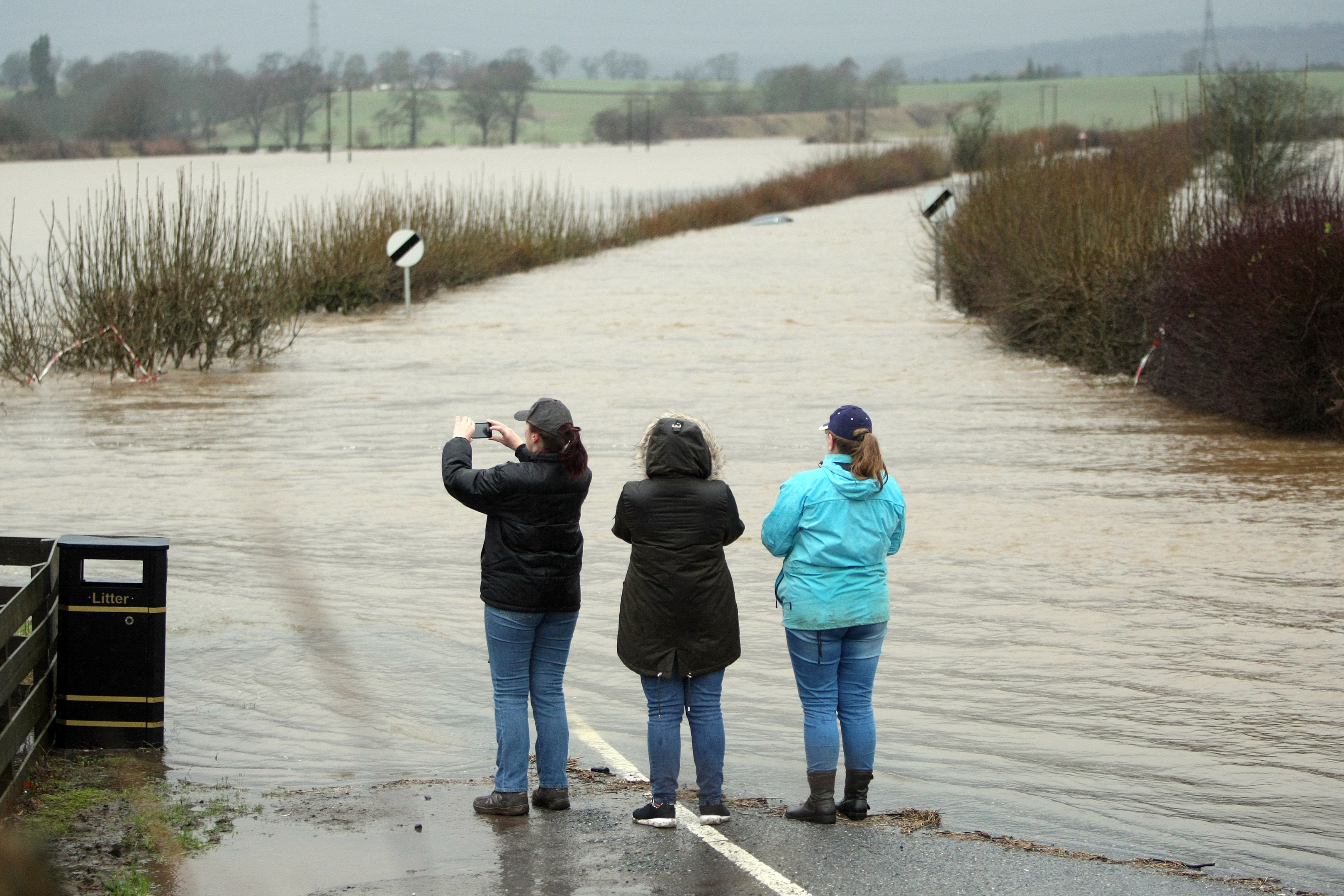 Butterybank, Coupar Angus where the River Isla has burst its banks (Kris Miller / DC Thomson)