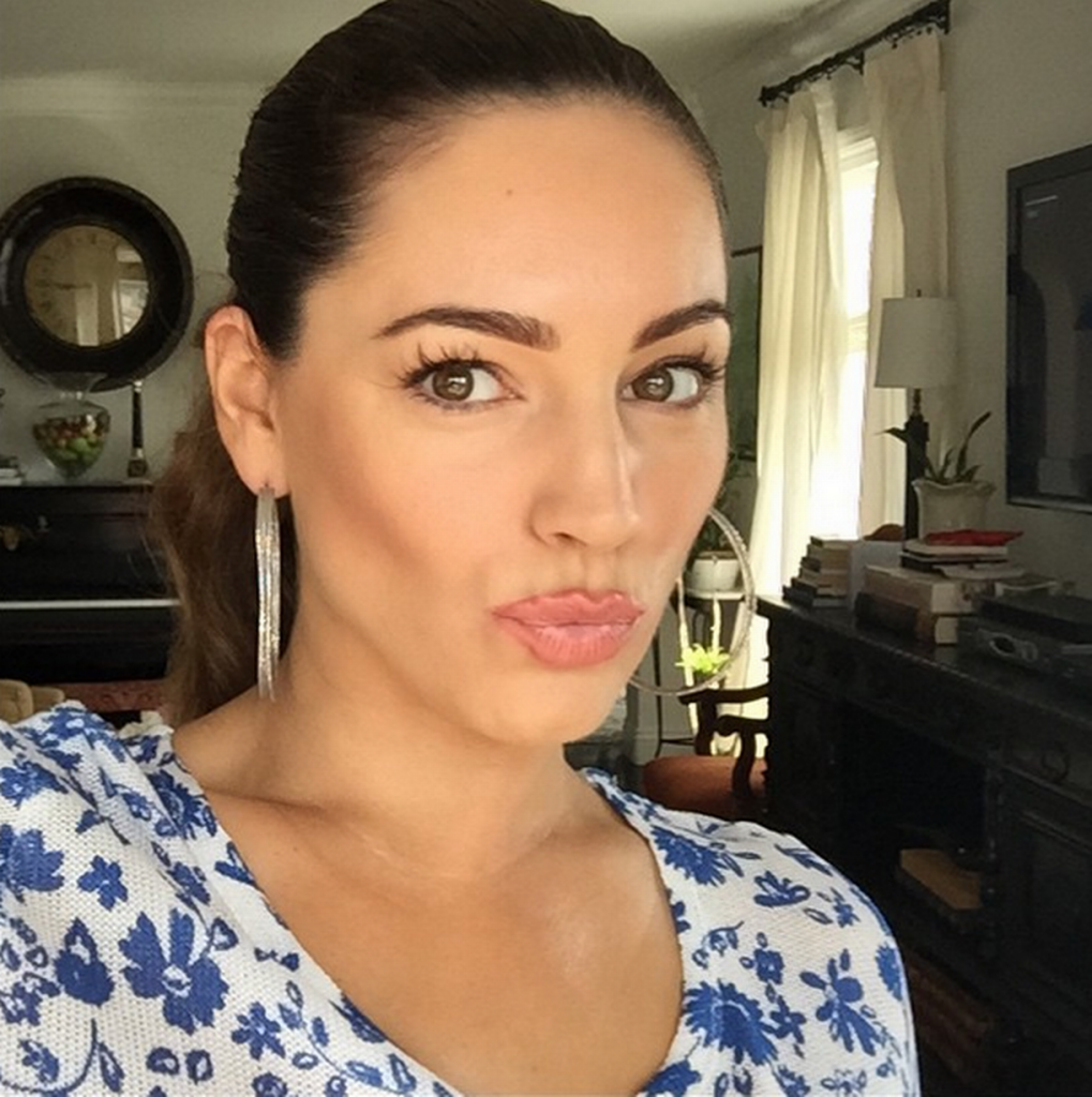 Kelly Brook’s got the look with a pouting selfie (Kelly Brook / Instagram)