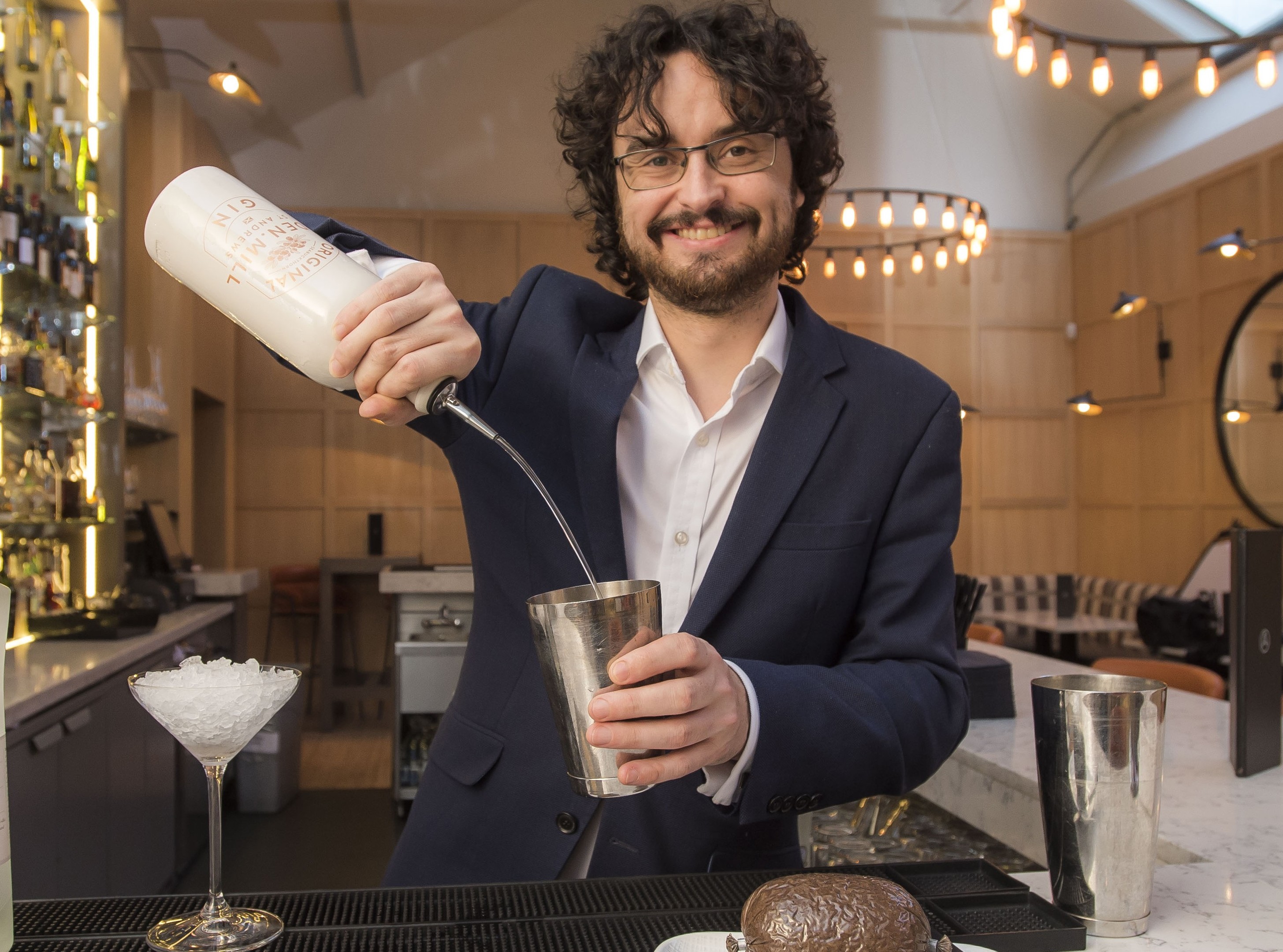 Bar manager Callum Merriman (Alan Peebles)