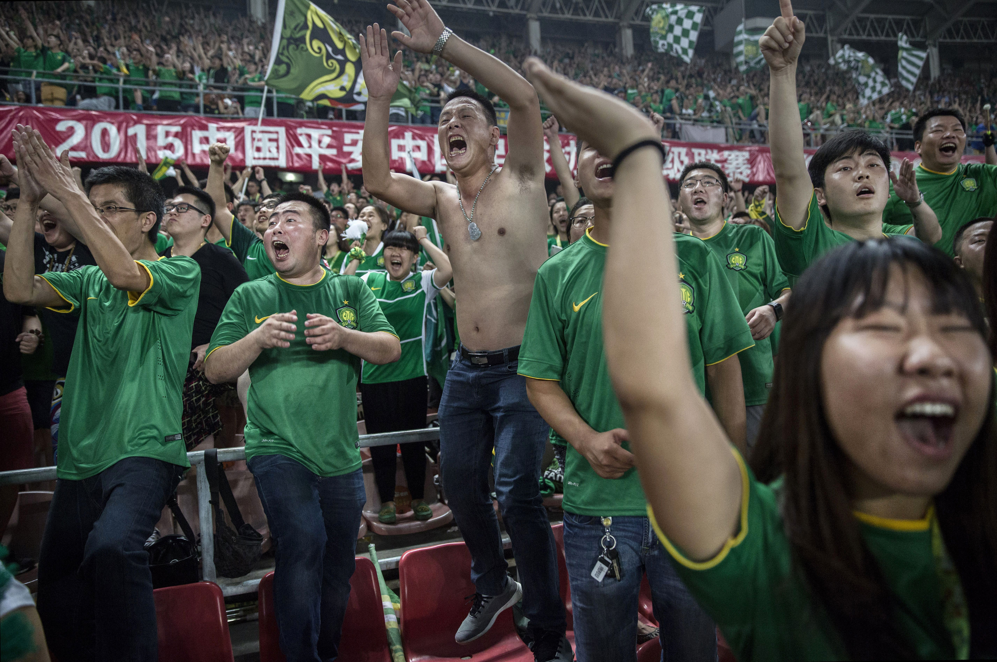 Chinese football fans (Kevin Frayer/Getty Images)