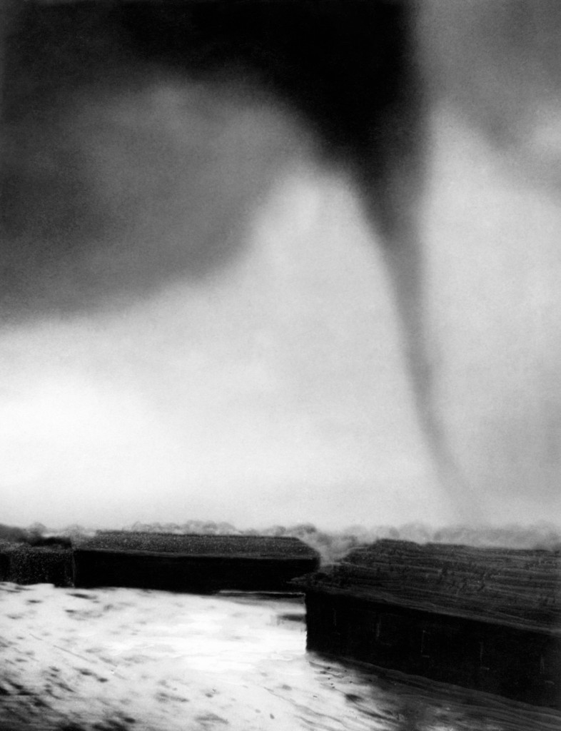 A tornado in Linslade, 1950 (PA Archive)