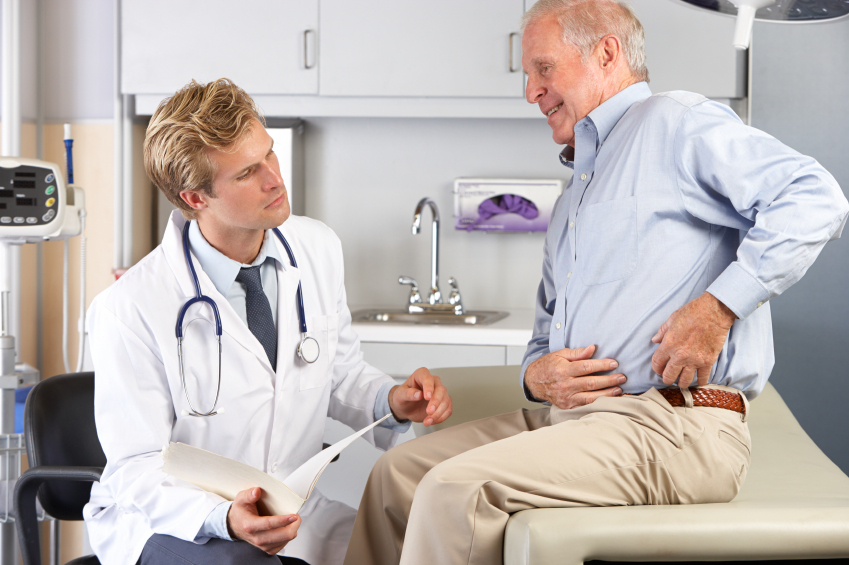 Hip replacement consultation (Catherine Yeulet)