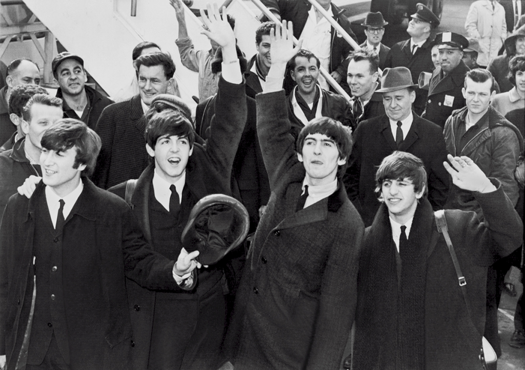 the-beatles-arriving-at-kennedy-airport-usa-1964