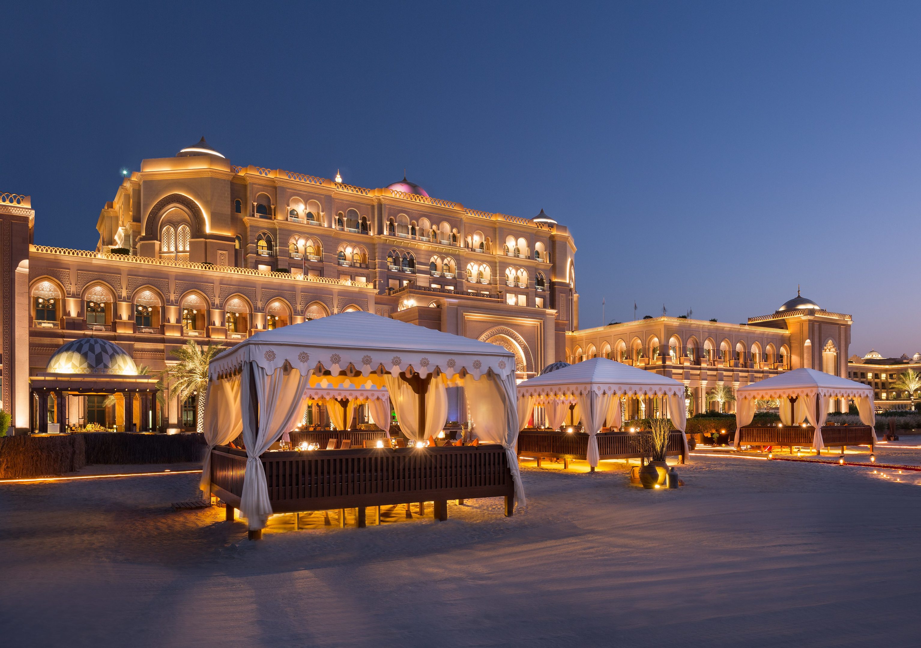 The Emirates Palace is only the second SEVEN star hotel in the world