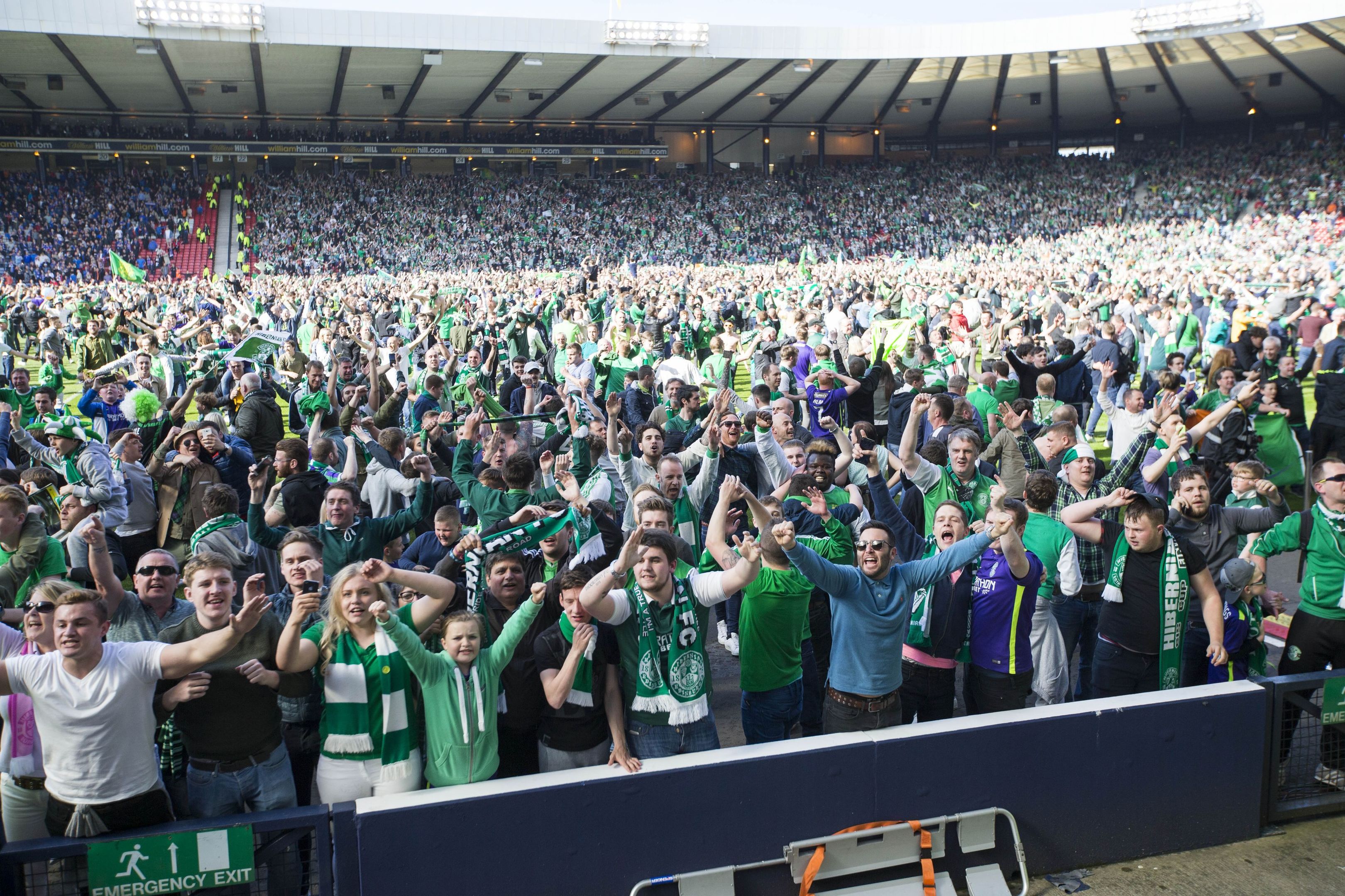 Hibernian fans celebrate (Jeff Holmes/PA Wire)