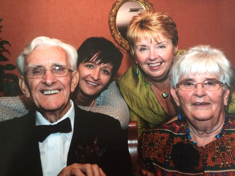 Jim, daughter Yvonne, daughter Lorraine, Ina