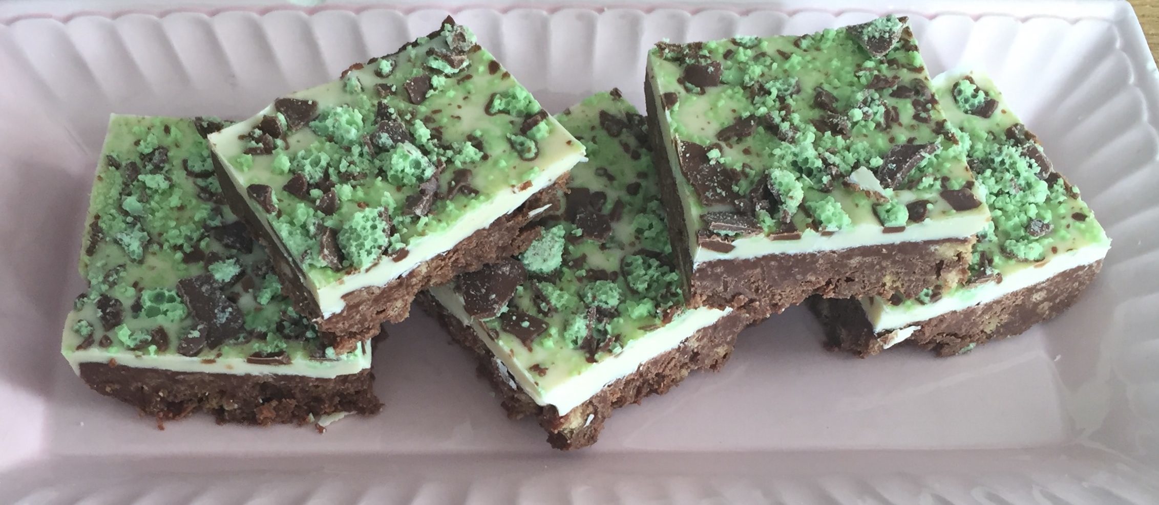 White chocolate minty traybake