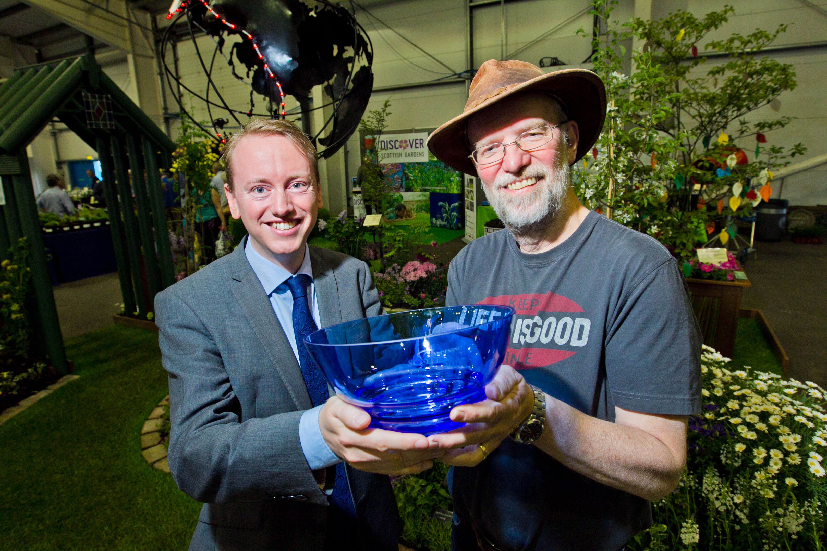 Michael Gourlay, winner of the Sunday Post People's Choice Award, with John Paul Breslin (L) who presented the award (Andrew Cawley / DC Thomson)