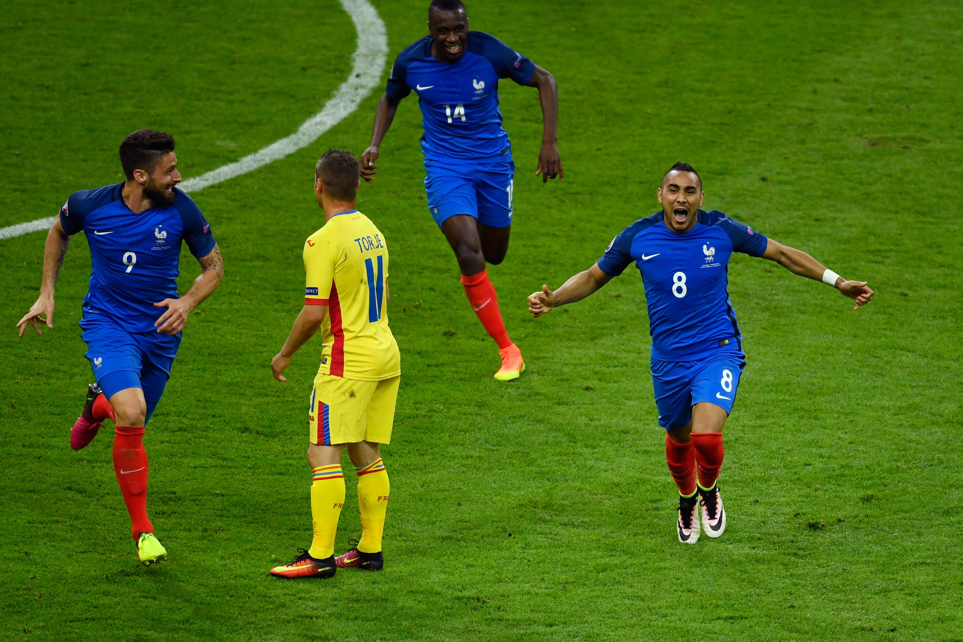 Dimitri Payet celebrates his winner against Romania (Mike Hewitt/Getty Images)