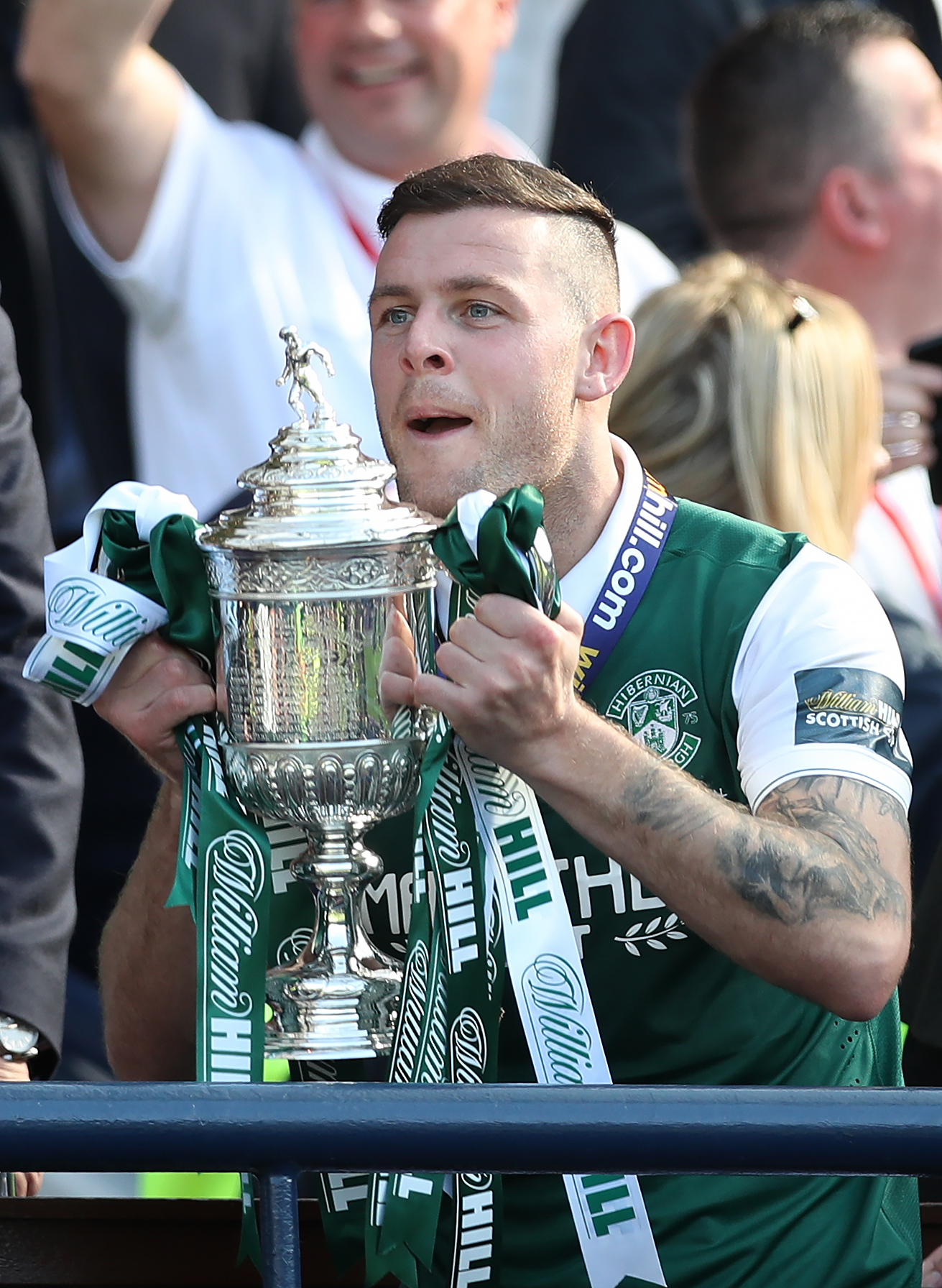 Anthony Stokes of Hibernian lifts the cup following the Scottish Cup Final between Rangers and Hibernian at Hampden Park (Ian MacNicol/Getty)
