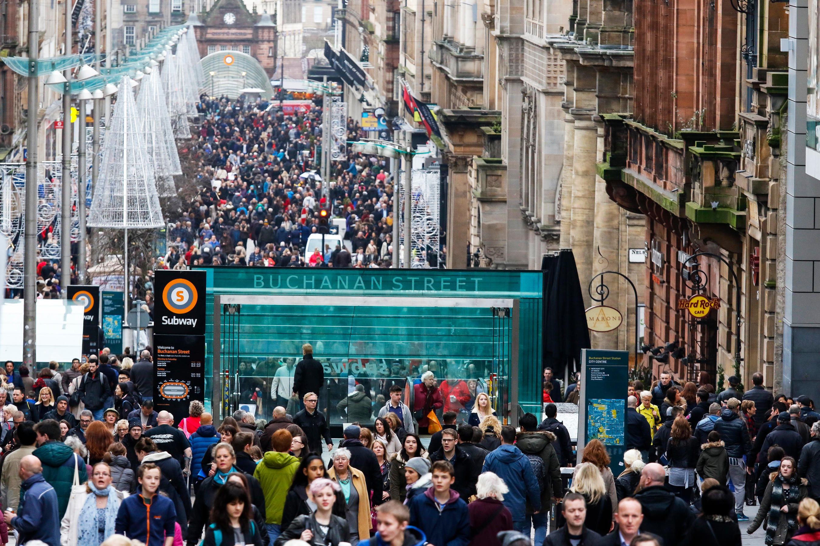 Buchanan Street, Glasgow (Findlay/Alamy Live News)