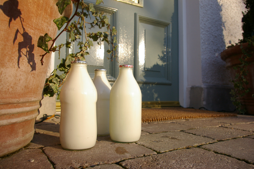 Milk delivery (Gleeker)