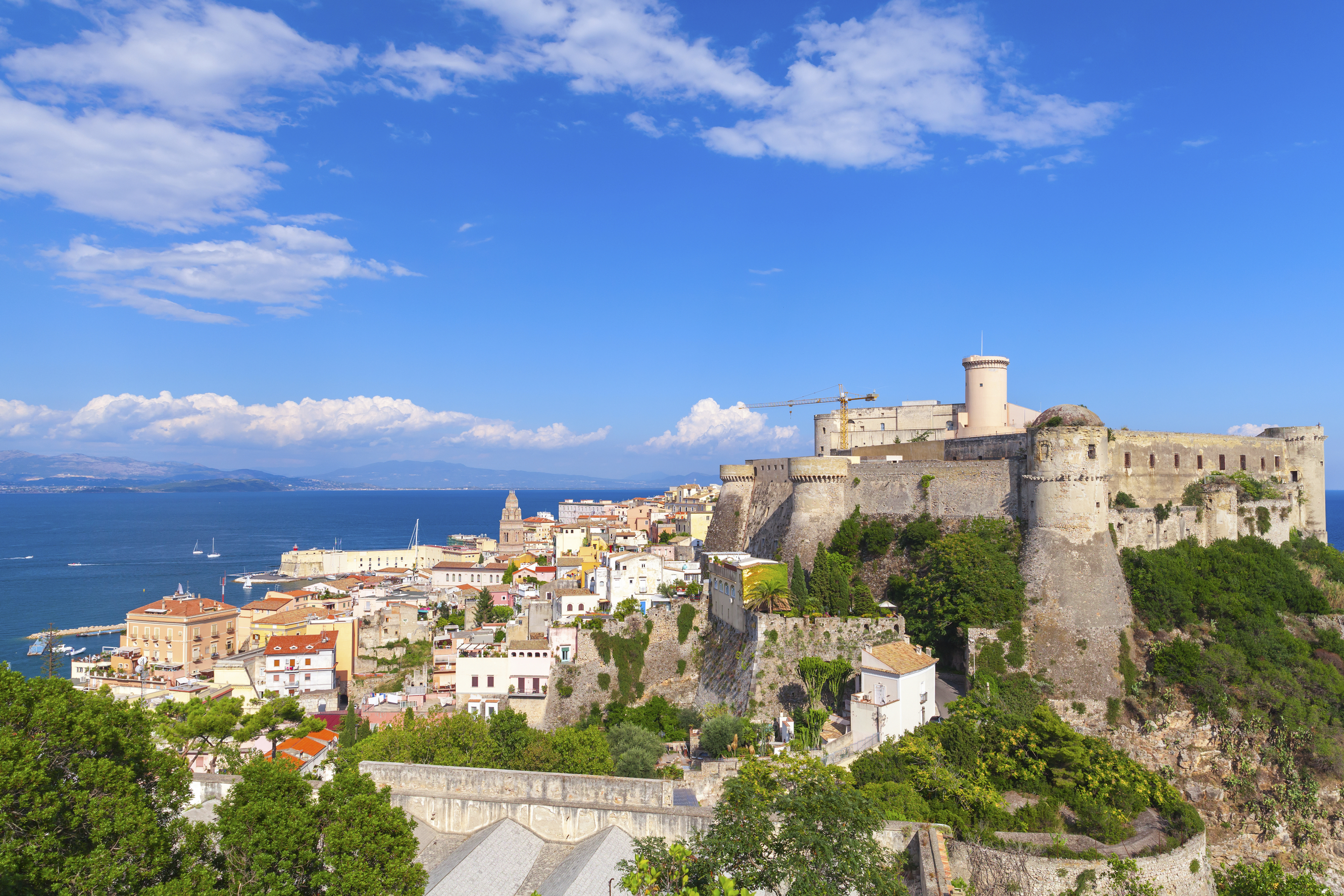Landscape of old town Gaeta with ancient Aragonese-Angevine Castle, Italy (Getty Images/iStockphoto)