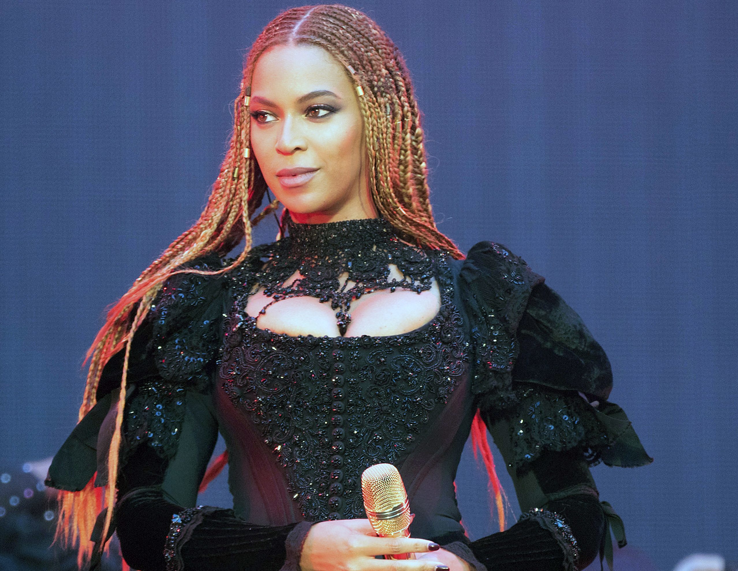 Beyoncé on The Formation World Tour (Daniela Vesco/Invision for Parkwood Entertainment/AP Images)