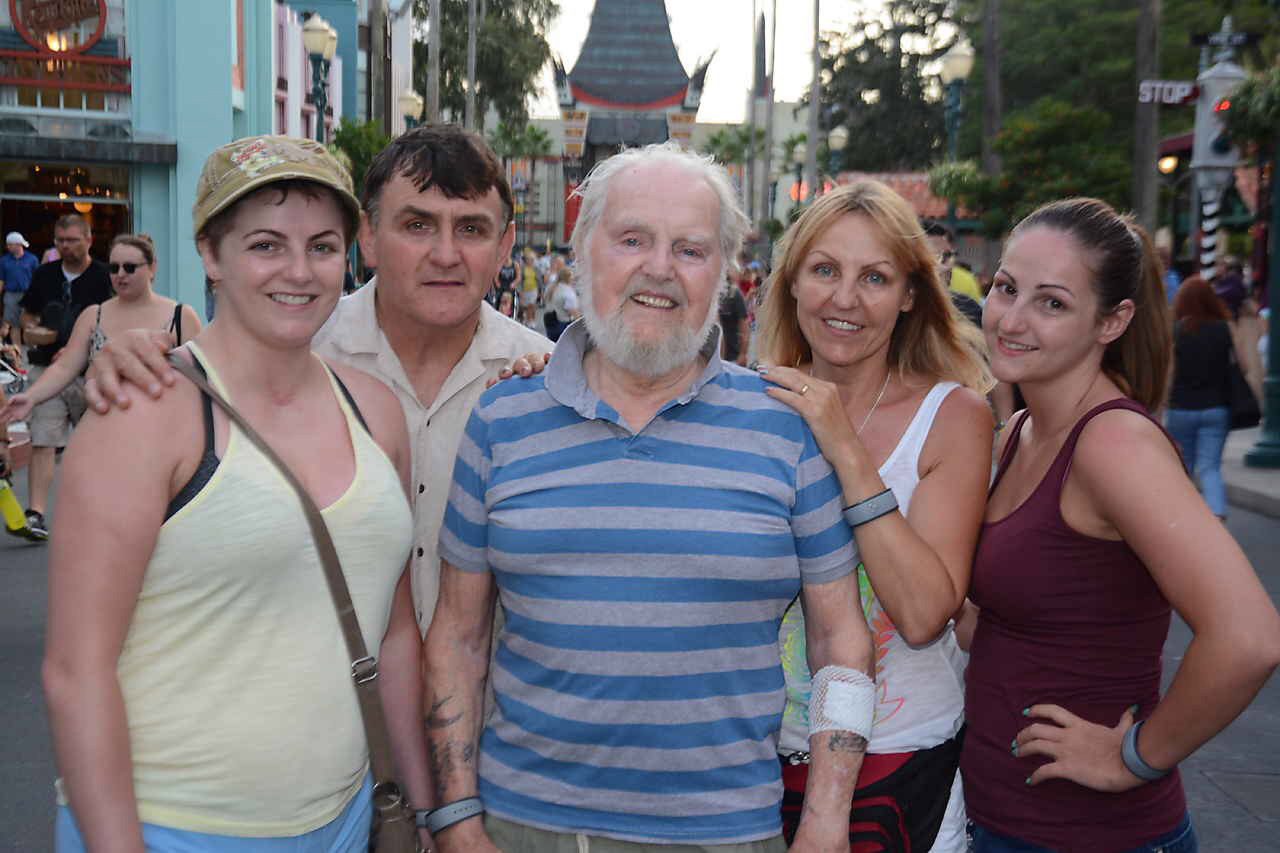 Stephanie Inglis (left) enjoying a holiday in Florida with her family