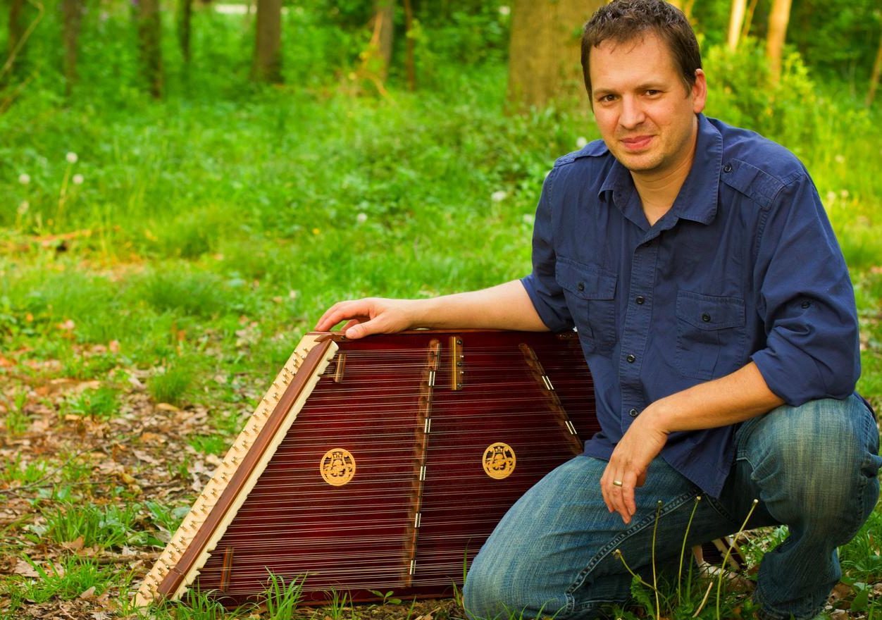 Folk musician Ted with a hammered dulcimer (TedYoder.com)