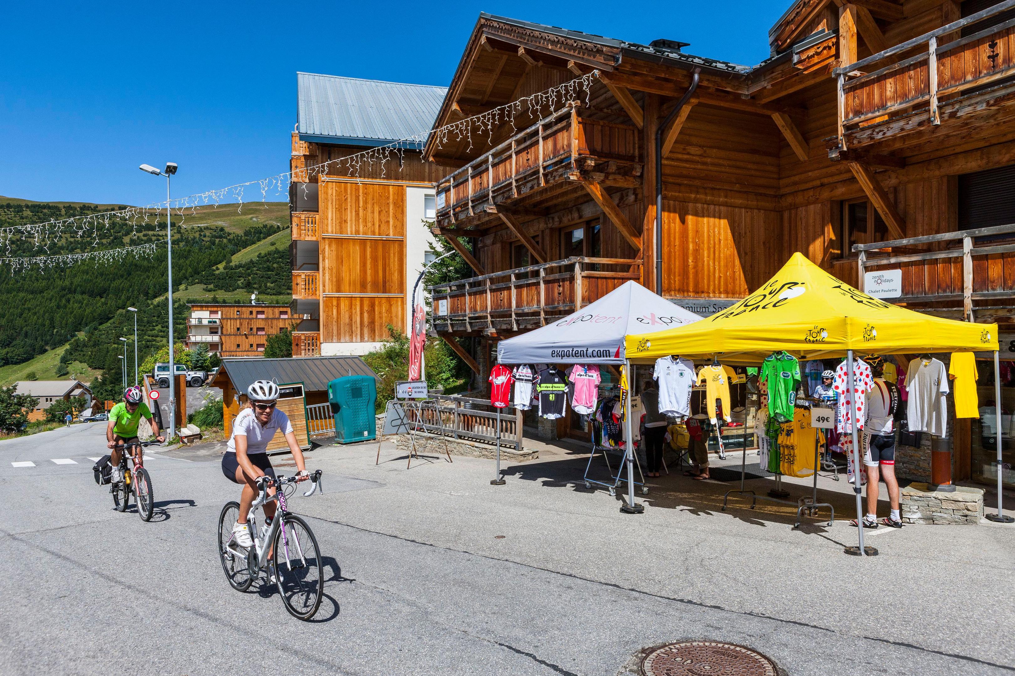 France, Isere, the rise of Alpe d'Huez by bike (Getty)
