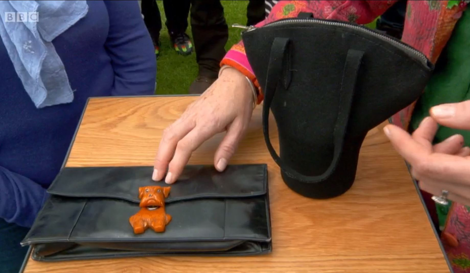 Antiques Roadshow has been blasted by health watchdogs after it highlighted a dangerous World War Two gas mask containing cancer-causing asbestos (BBC)